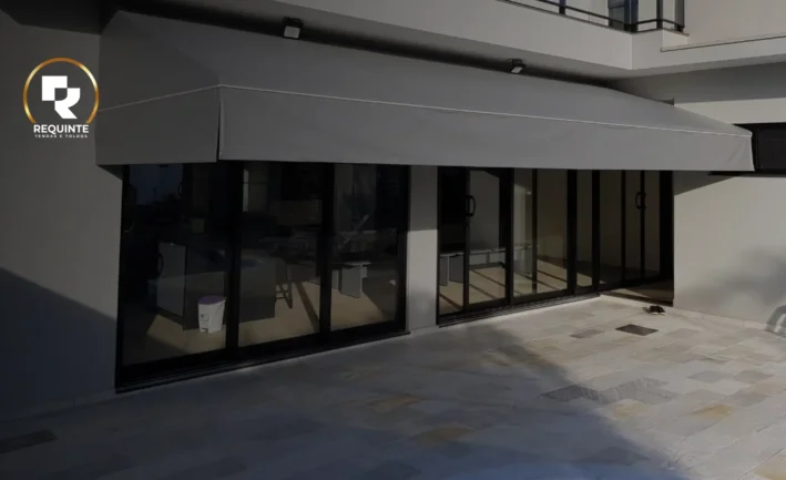 Toldo fixo em lona vinil {{brizy_dc_image_alt entityId=